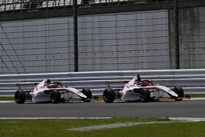 SC2 回の荒れた開幕戦、鈴⽊⽃輝哉が初優勝︕