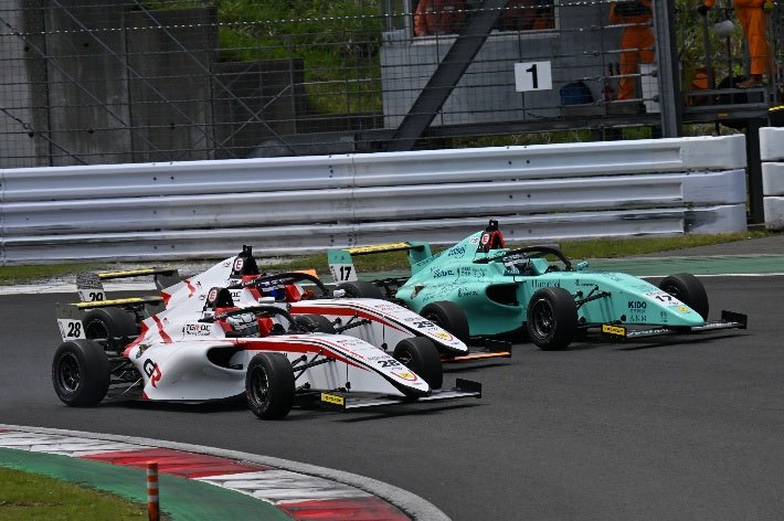 SC2 回の荒れた開幕戦、鈴⽊⽃輝哉が初優勝︕