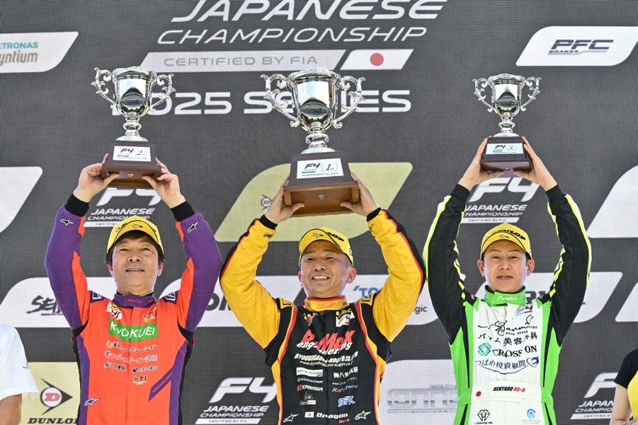アクシデント多発の乱戦を佐藤樹が制す　INDPはDRAGONが今季2勝⽬を飾る