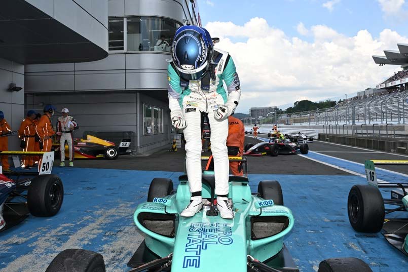 佐藤樹がポール・トゥ・ウインで3連勝！INDPでもDRAGO がポール・トゥ・ウイン