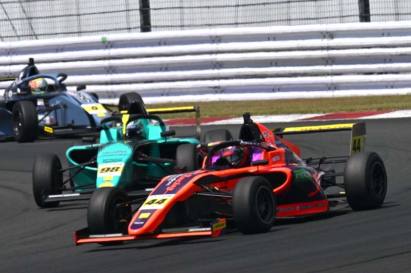 佐藤樹がポール・トゥ・ウインで3連勝！INDPでもDRAGO がポール・トゥ・ウイン