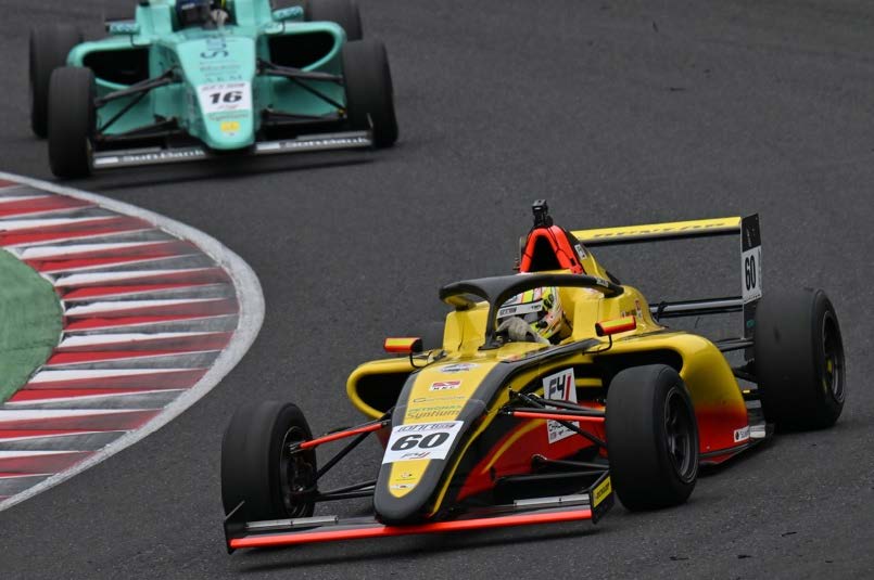 緊迫のトップ争いを鈴⽊⽃輝哉が制し2勝⽬　INDPではKENTAROが逃げ切り3勝⽬飾る