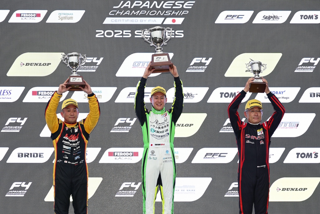 またも佐藤との⼀騎打ち制し鈴⽊⽃輝哉が凱歌　INDPもKENTAROがポール・トゥ・ウインで連勝