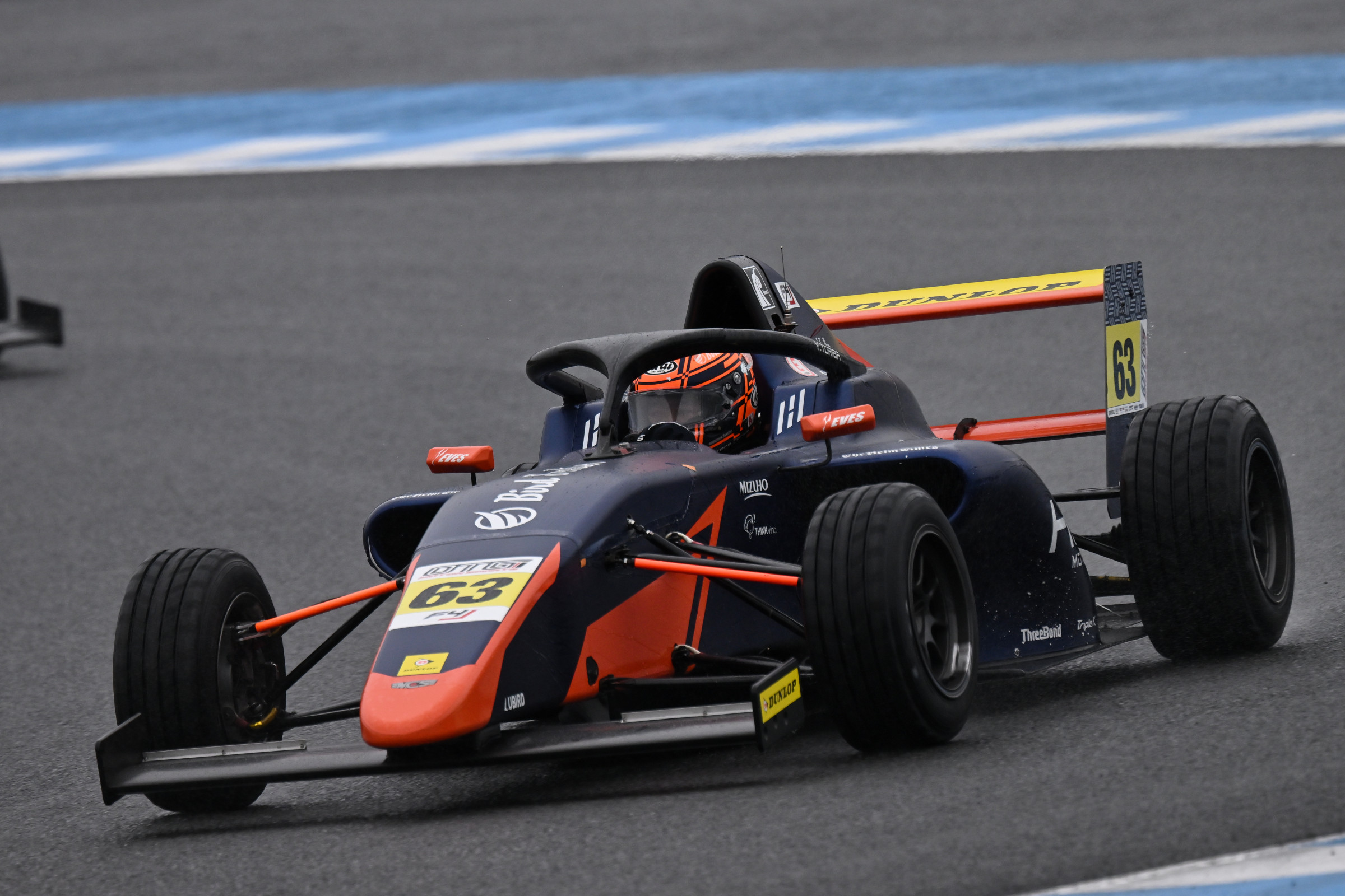 野村勇斗が雨のもてぎでまたも逆転で連勝！INDP、第13戦は今田信宏が逆襲の4勝目飾る