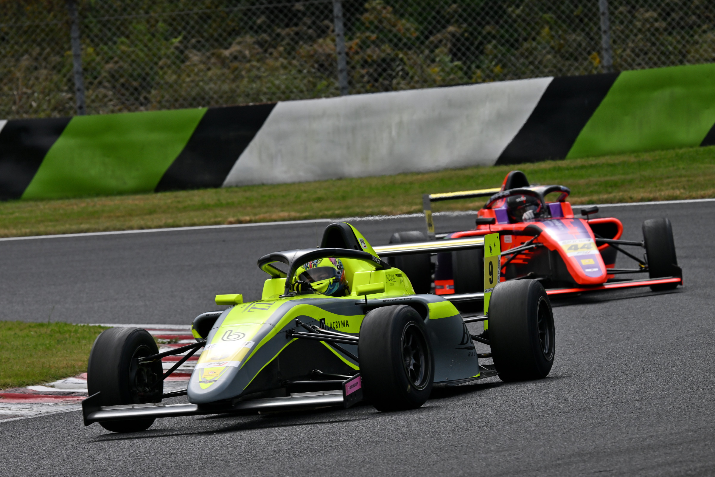 SCスタートとなった第12戦決勝は野村勇斗が凱歌佐野雄城届かず2位、INDPはDRAGONが制す