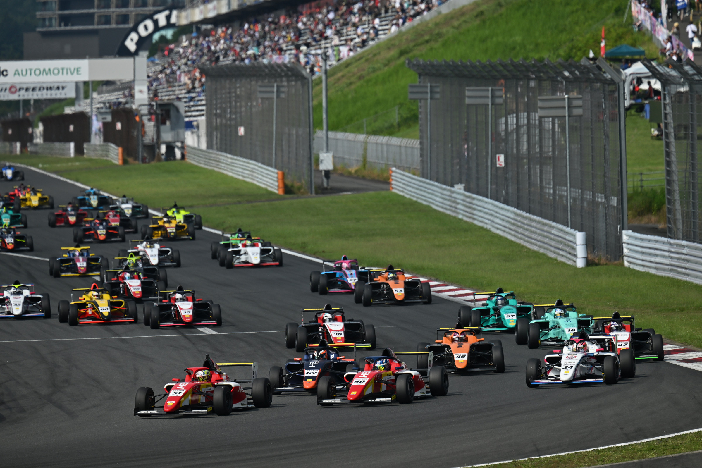 逆転で高速バトル制した清水啓伸が初優勝！INDPはKENTAROがポール・トゥ・ウイン