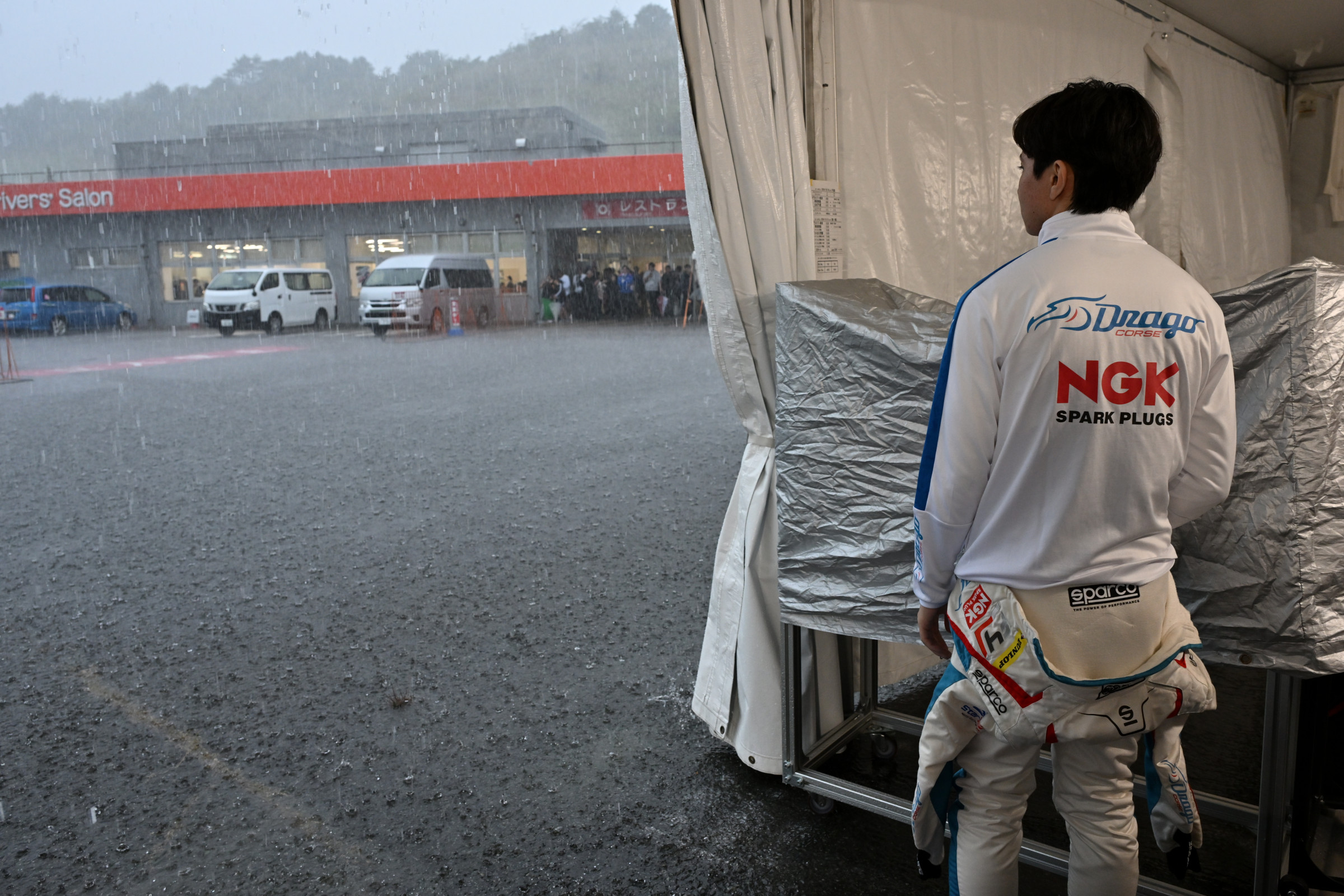 濃霧のため公式予選はキャンセル。その後いったん回復も決勝直前からの豪雨により、第11戦決勝もキャンセルに