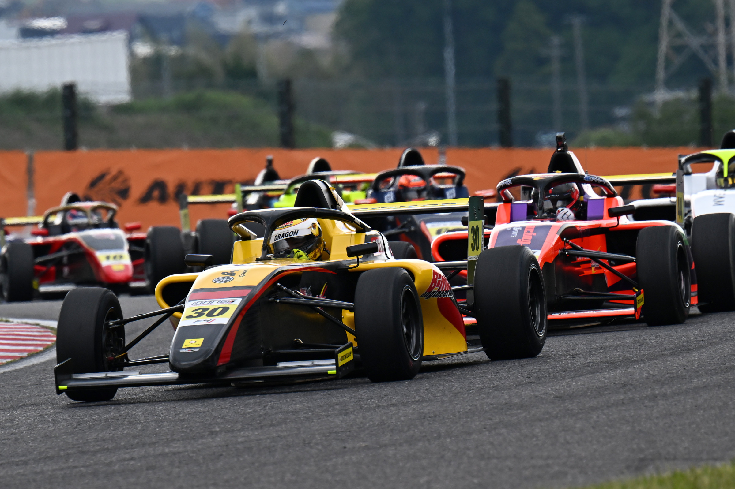 野村勇斗が鈴鹿連勝！　森山、洞地が2〜3位INDPクラスはDRAGONが今季2勝目獲得！
