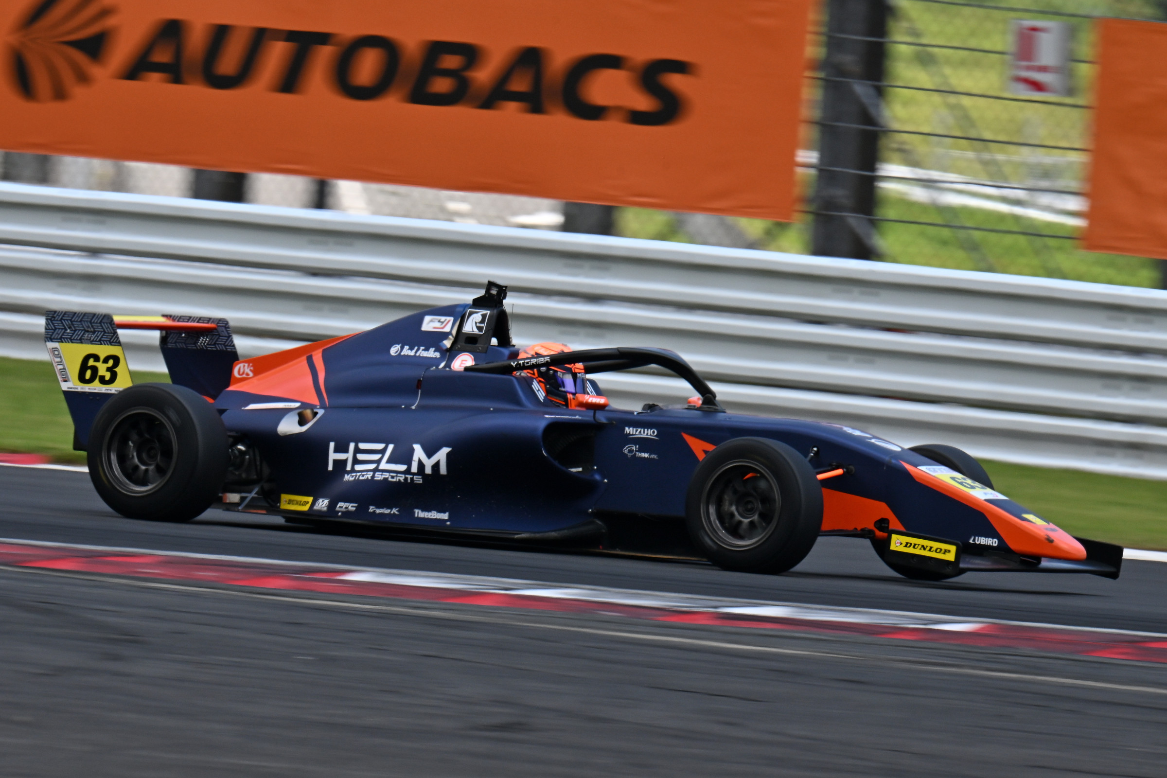 ポール・トゥ・ウインで洞地遼大が初優勝！INDPは逆転で鳥羽豊が今季初優勝を飾る